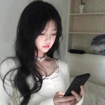 战火下的小花